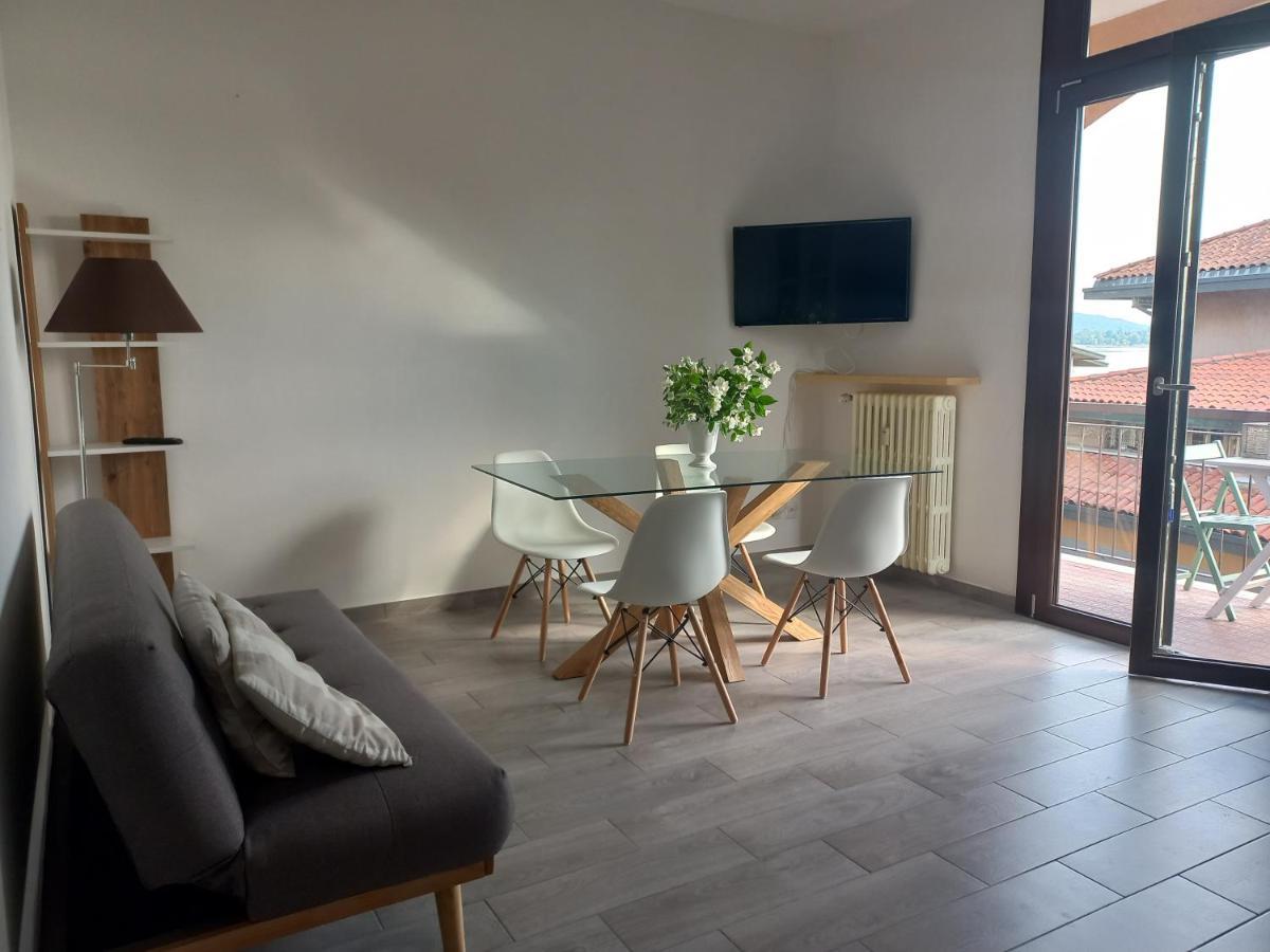 Appartamento Miralago Con Giardino Sul Lago Gavirate Luaran gambar