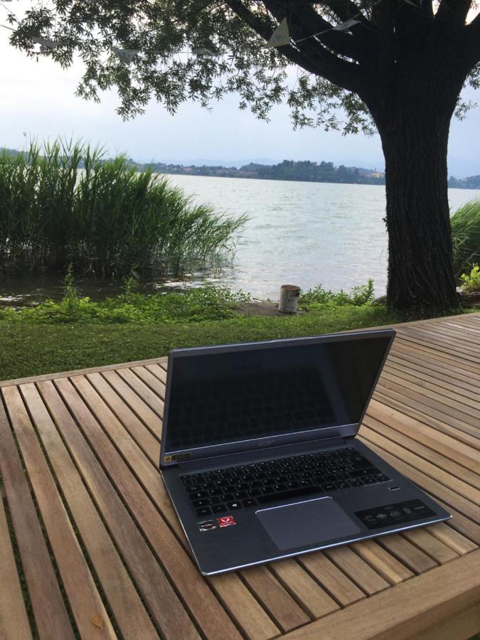 Appartamento Miralago Con Giardino Sul Lago Gavirate Luaran gambar